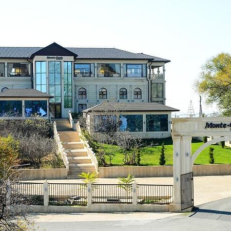 Monte-Carlo Resort Jalal-Abad المظهر الخارجي الصورة